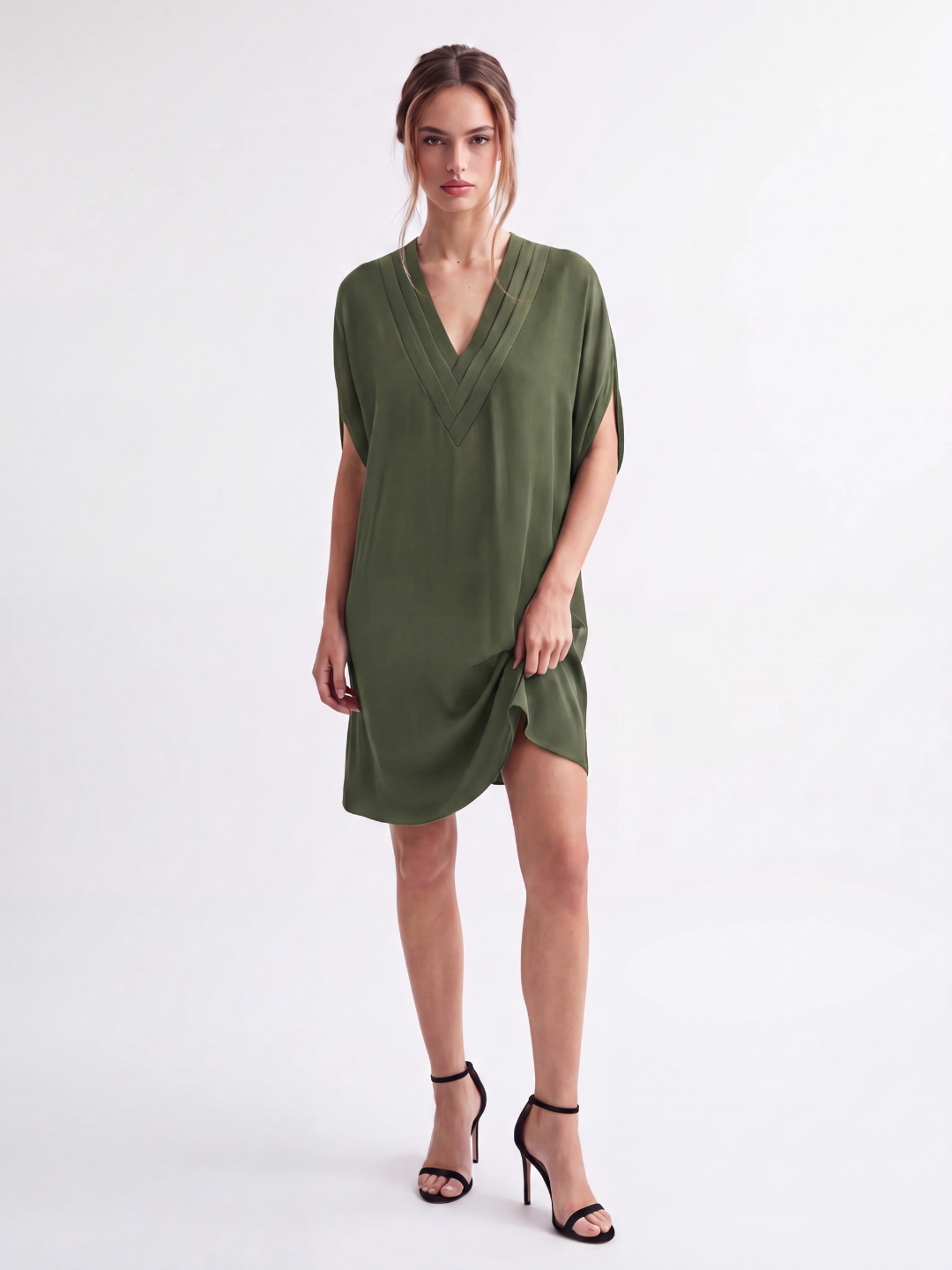 FENWICK Women's V-Neck Cold-Shoulder Shift Mini Dress