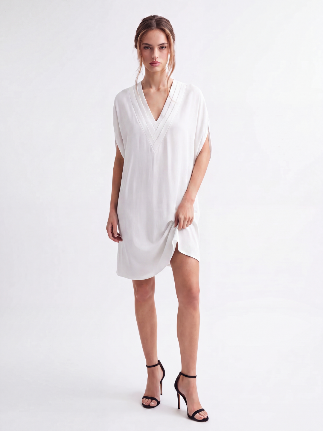 FENWICK Women's V-Neck Cold-Shoulder Shift Mini Dress